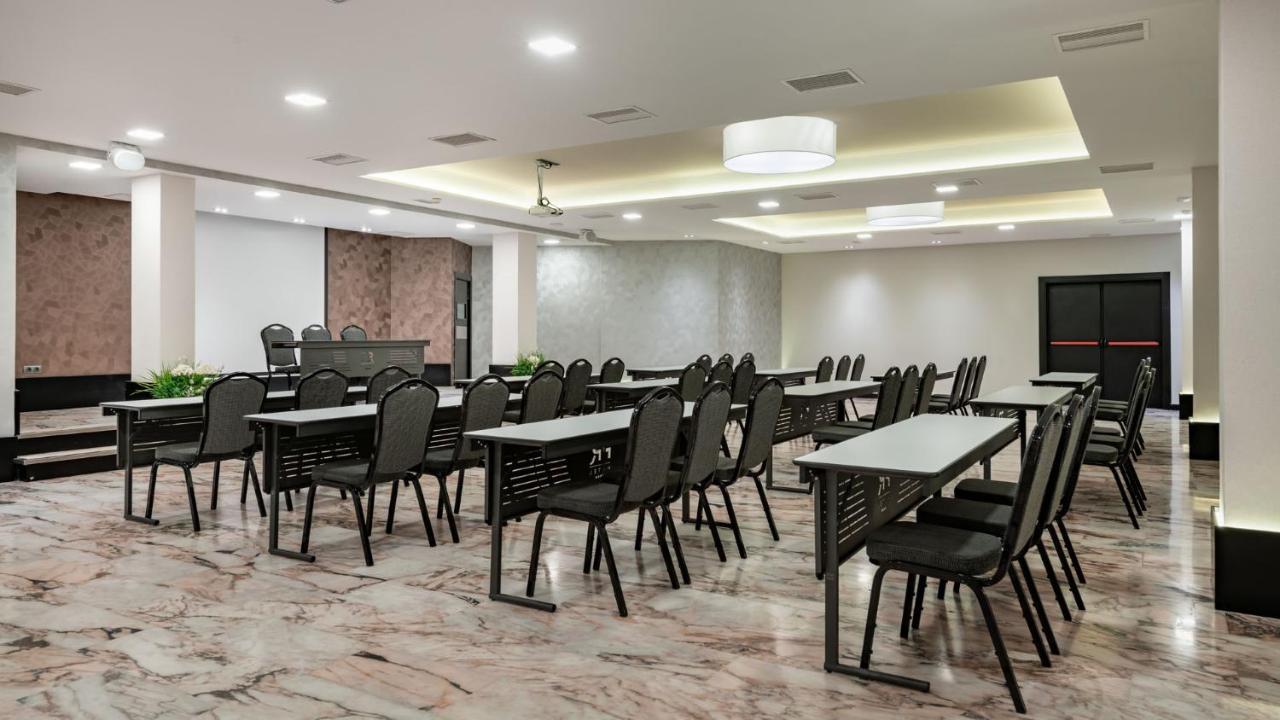 Hotel Parque Real Ciudad Real Ngoại thất bức ảnh